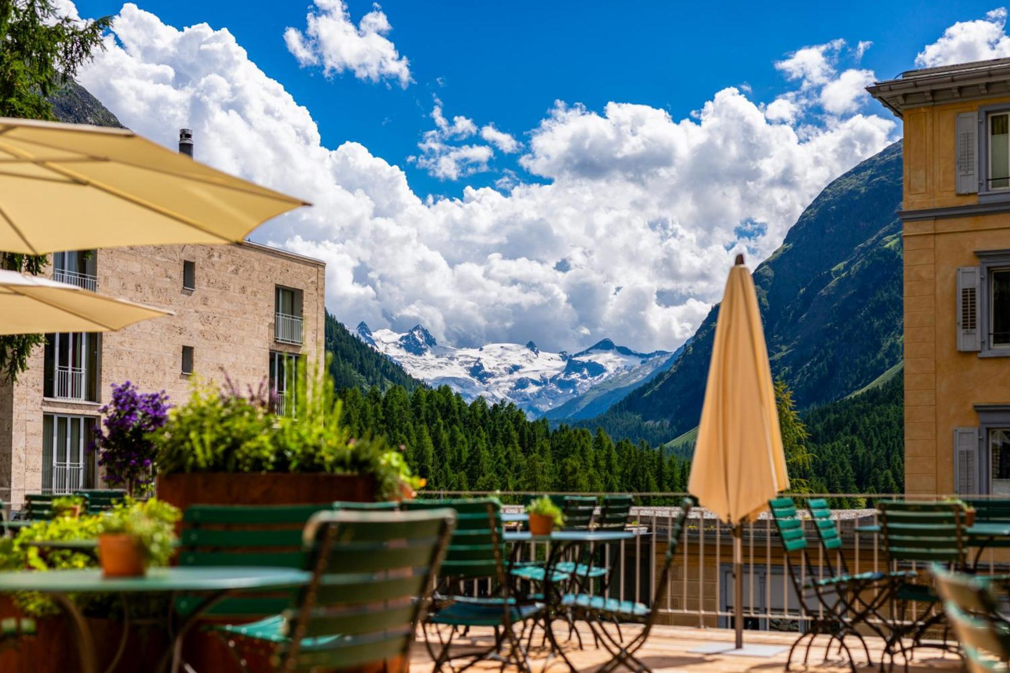 Hotel Saratz 4*